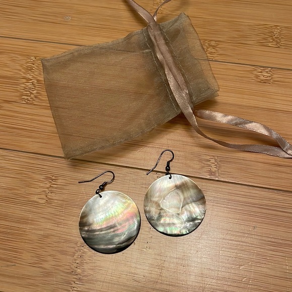 Abolone Earrings Iridescent Shell round bohemian Earrings - Picture 3 of 8